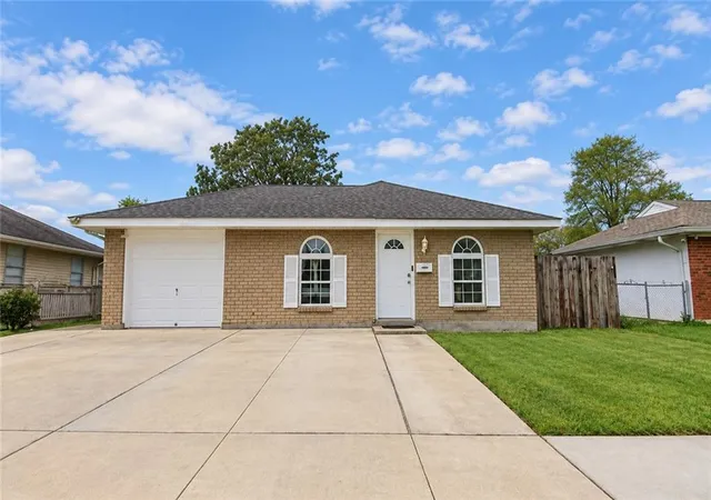 Photo 1 of Single family home for sale at 748 Oakwood Dr, Gretna, LA 70056 | MLS# 2577842 | Listing updated on 2026-09-18