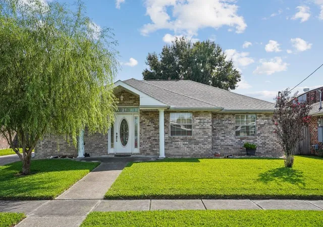 Photo 1 of Single family home for sale at 21 Tribune St, Metairie, LA 70001 | MLS# 2577667 | Listing updated on 2026-10-04