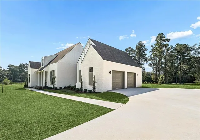 Photo 3 of Single family home for sale at 72608 Buttonbush Dr, Covington, LA 70433 | MLS# 2577851 | Listing updated on 2026-09-18