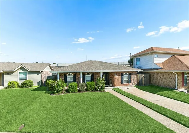 Photo 2 of Single family home for sale at 5017 Wabash St, Metairie, LA 70001 | MLS# 2577844 | Listing updated on 2026-09-23