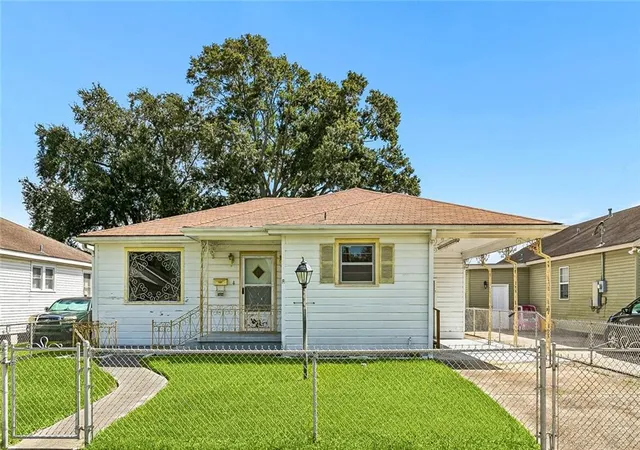 Photo 2 of Sale Pending at 605 Gaudet Dr, Marrero, LA 70072 | MLS# 2577808 | Listing updated on 2026-09-22