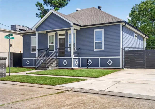 Photo 2 of Sale Pending at 2509 Blanchard Dr, Chalmette, LA 70043 | MLS# 2577705 | Listing updated on 2026-10-05