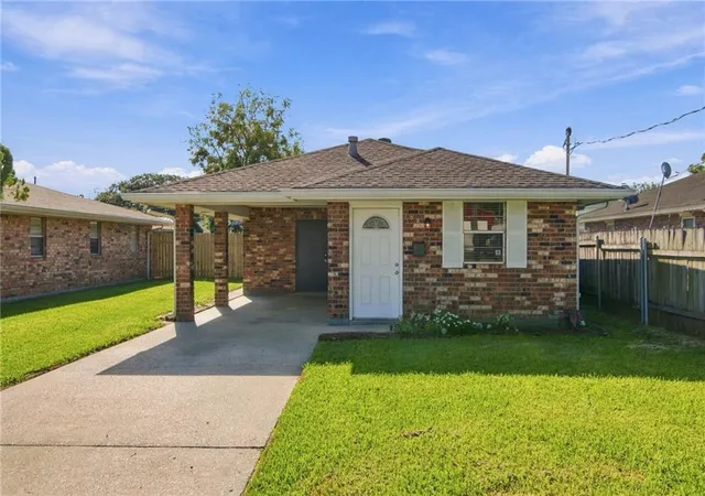 Photo 1 of Single family home for sale at 105 Andrea St, River Ridge, LA 70123 | MLS# 2577377 | Listing updated on 2026-10-02
