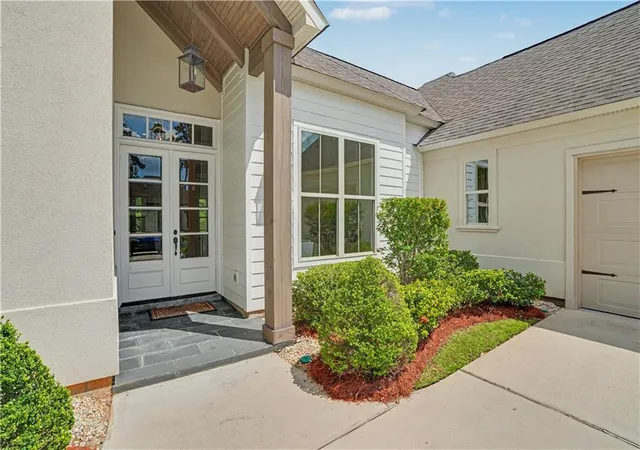 Photo 2 of Single family home for sale at 4181 Cypress Point Dr, Covington, LA 70433 | MLS# 2577598 | Listing updated on 2026-10-06