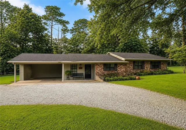 Photo 1 of Single family home for sale at 110 Anna Ln, Pineville, LA 71360 | MLS# 2577772 | Listing updated on 2026-09-26