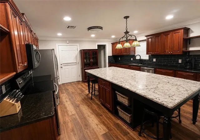 Photo 3 of Single family home for sale at 110 Anna Ln, Pineville, LA 71360 | MLS# 2577772 | Listing updated on 2026-09-26