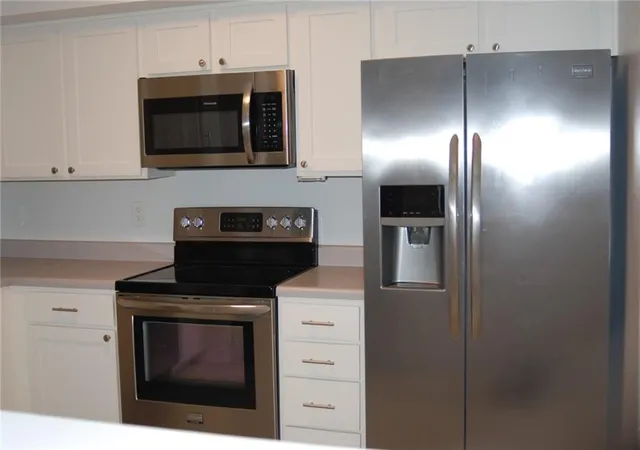 Photo 3 of Condo for sale at 2732 Whitney Pl #311, Metairie, LA 70002 | MLS# 2577936 | Listing updated on 2026-10-01
