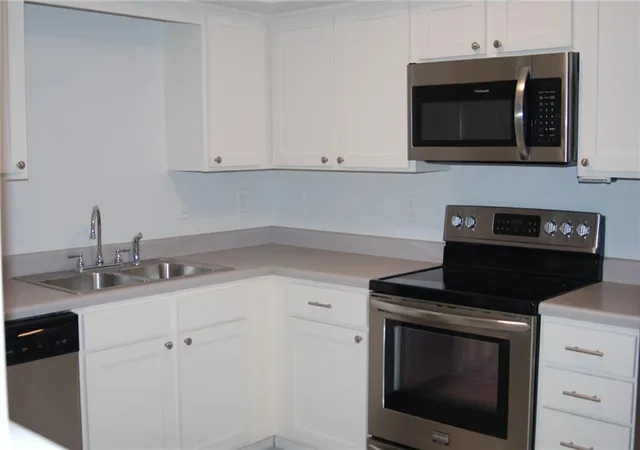 Photo 3 of Condo for sale at 2732 Whitney Pl #311, Metairie, LA 70002 | MLS# 2577936 | Listing updated on 2026-10-01