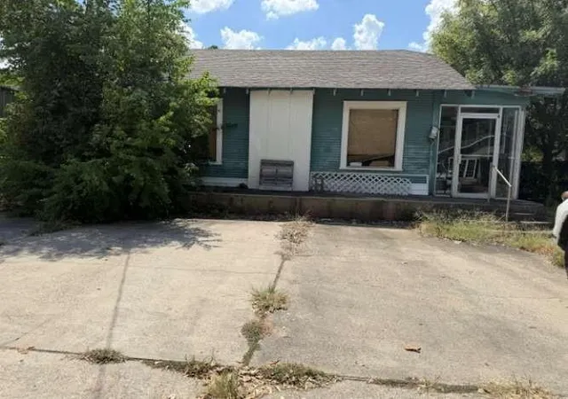 Photo 1 of Single family home for sale at 1003 N 5th Street, Monroe, LA 71201 | MLS# 2577942 | Listing updated on 2026-10-01