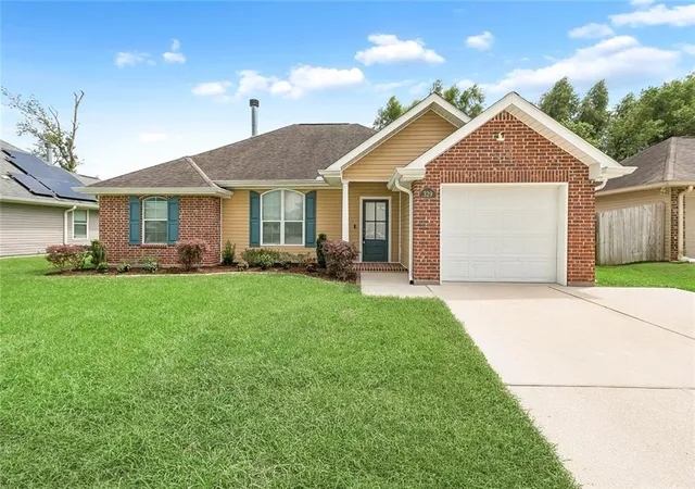 Photo 1 of Single family home for sale at 329 Allie Ln, Luling, LA 70070 | MLS# 2577299 | Listing updated on 2026-09-18
