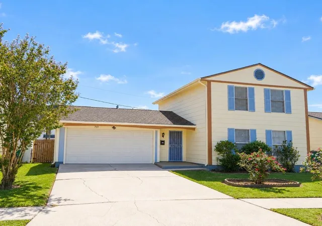 Photo 2 of Single family home for sale at 733 Mystic Ave, Terrytown, LA 70056 | MLS# 2577599 | Listing updated on 2026-09-19