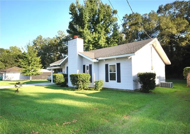 Photo 2 of Single family home for sale at 16018 J R Dr, Hammond, LA 70401 | MLS# 2577986 | Listing updated on 2026-09-19