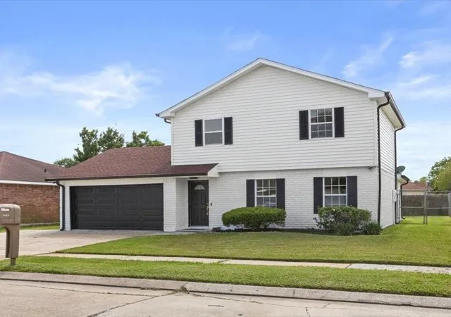 Photo 2 of Single family home for sale at 2460 Paige Janette Dr, Harvey, LA 70058 | MLS# 2578008 | Listing updated on 2026-09-21