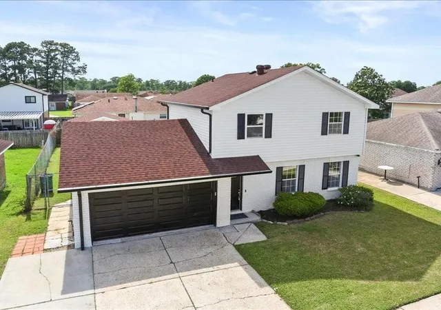Photo 3 of Single family home for sale at 2460 Paige Janette Dr, Harvey, LA 70058 | MLS# 2578008 | Listing updated on 2026-09-21