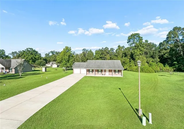 Photo 2 of Single family home for sale at 68041 Everard Rd, Pearl River, LA 70452 | MLS# 2578009 | Listing updated on 2026-09-19