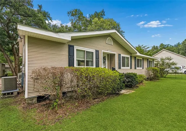 Photo 3 of Single family home for sale at 72350 Forest Dr, Covington, LA 70433 | MLS# 2578039 | Listing updated on 2026-09-20