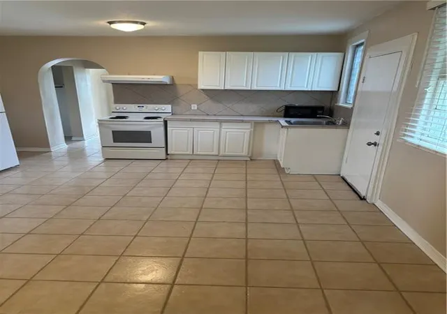 Photo 3 of House for sale at 2424 Mistletoe St, New Orleans, LA 70118 | MLS# 2576612 | Listing updated on 2026-09-21