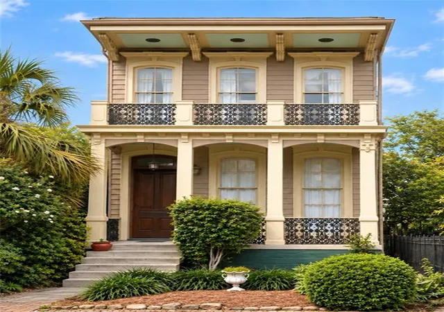 Photo 1 of Condo for sale at 1525 Clio St #1, New Orleans, LA 70130 | MLS# 2575697 | Listing updated on 2026-09-26