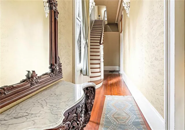 Photo 2 of Condo for sale at 1525 Clio St #1, New Orleans, LA 70130 | MLS# 2575697 | Listing updated on 2026-09-26