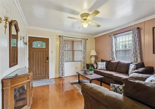 Photo 3 of Single family home for sale at 1500 Weyer St, Gretna, LA 70053 | MLS# 2568671 | Listing updated on 2026-09-21