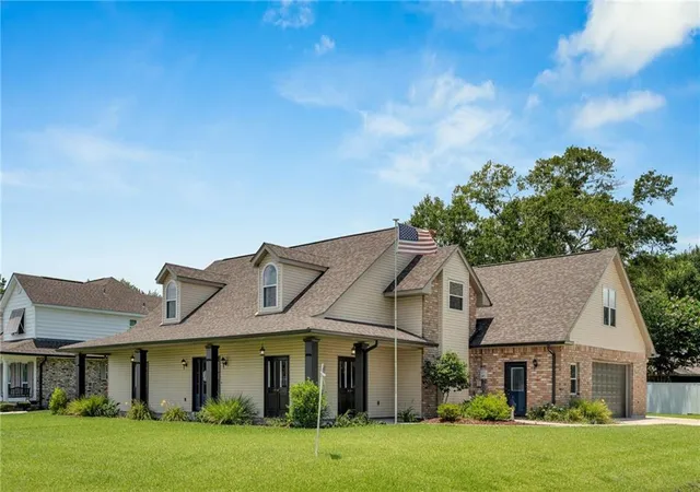 Photo 2 of Single family home for sale at 500 Terri Dr, Luling, LA 70070 | MLS# 2577964 | Listing updated on 2026-09-21