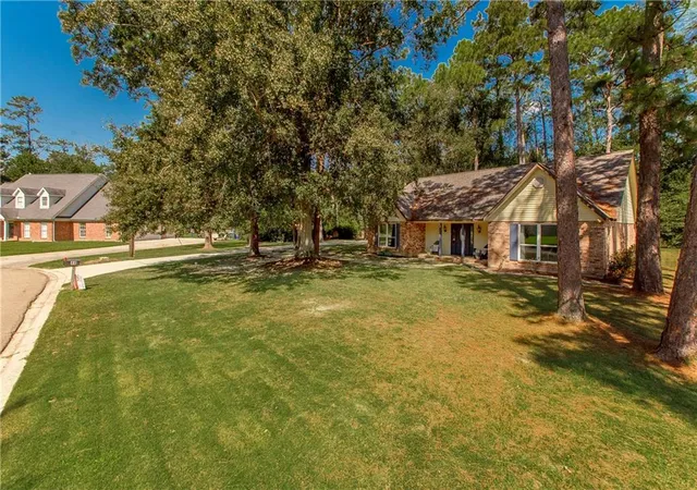 Photo 3 of Single family home for sale at 44 Laura Dr, Hammond, LA 70401 | MLS# 2578121 | Listing updated on 2026-09-24