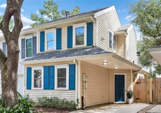 Townhouse for sale at 845 Old Metairie Pl, Metairie, LA 70001 | MLS# 2574753