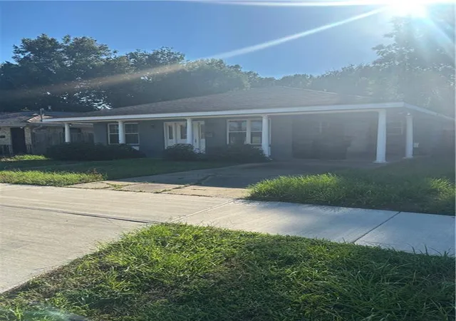 Photo 2 of Single family home for sale at 4430 Wellington Ave, New Orleans, LA 70122 | MLS# 2578022 | Listing updated on 2026-09-21