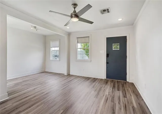 Photo 3 of Single family home for sale at 407 Kenilworth St, New Orleans, LA 70124 | MLS# 2577562 | Listing updated on 2026-10-05