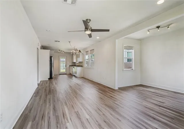 Photo 3 of Single family home for sale at 407 Kenilworth St, New Orleans, LA 70124 | MLS# 2577562 | Listing updated on 2026-10-05