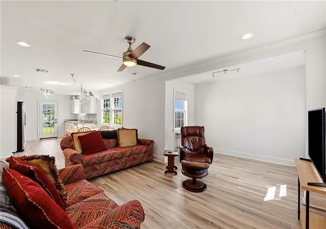 Photo 4 of Single family home for sale at 407 Kenilworth St, New Orleans, LA 70124 | MLS# 2577562 | Listing updated on 2026-10-05