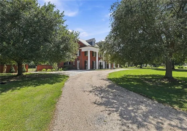 Photo 1 of Single family home for sale at 122 College Dr, Hammond, LA 70401 | MLS# 2576706 | Listing updated on 2026-09-22