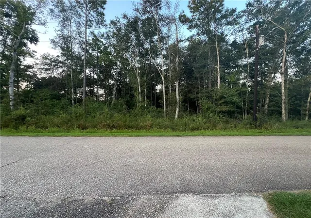 Photo 1 of Land for sale at 16 Heltemes Ln, Lacombe, LA 70445 | MLS# 2577658 | Listing updated on 2026-09-21
