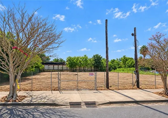 Photo 1 of Land for sale at 3210 20 Chartres St, New Orleans, LA 70117 | MLS# 2578225 | Listing updated on 2026-09-21