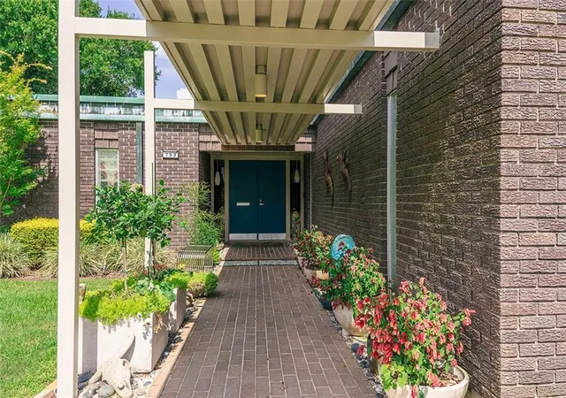 Photo 3 of Single family home for sale at 753 Fairfield Ave, Gretna, LA 70056 | MLS# 2577813 | Listing updated on 2026-10-06