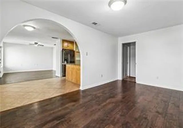 Photo 3 of Single family home for sale at 3824 W Louisiana State Dr, Kenner, LA 70065 | MLS# 2578271 | Listing updated on 2026-09-22