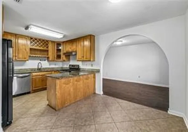 Photo 3 of Single family home for sale at 3824 W Louisiana State Dr, Kenner, LA 70065 | MLS# 2578271 | Listing updated on 2026-09-22