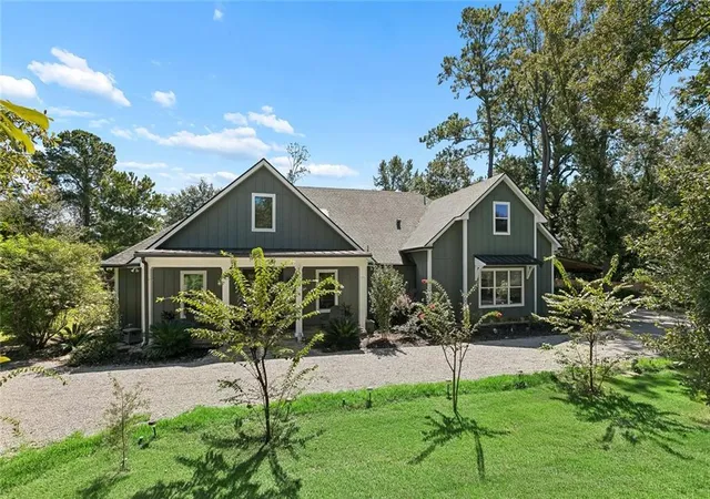 Photo 1 of Single family home for sale at 555 Kleber St, Mandeville, LA 70448 | MLS# 2578091 | Listing updated on 2026-09-22