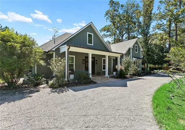 Photo 2 of Single family home for sale at 555 Kleber St, Mandeville, LA 70448 | MLS# 2578091 | Listing updated on 2026-09-22