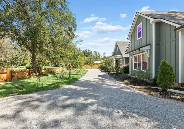 Photo 3 of Single family home for sale at 555 Kleber St, Mandeville, LA 70448 | MLS# 2578091 | Listing updated on 2026-09-22