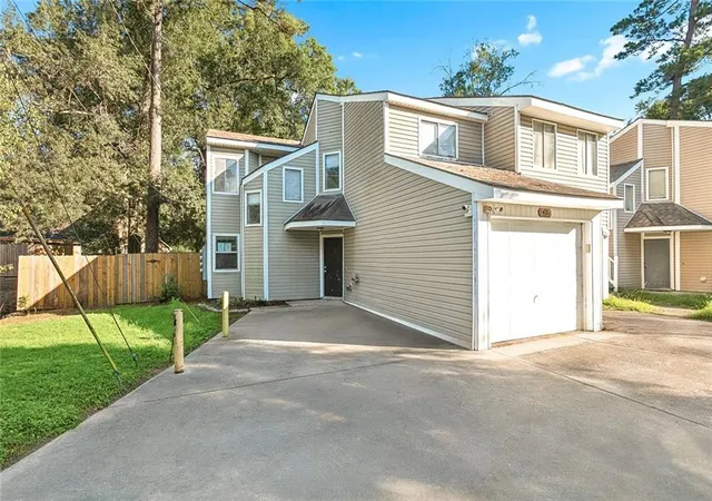Photo 1 of Townhouse for sale at 14215 Woodlands Dr, Hammond, LA 70401 | MLS# 2578286 | Listing updated on 2026-09-22