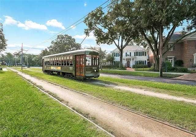 Photo 3 of Single family home for sale at 5018 St Charles Ave, New Orleans, LA 70115 | MLS# 2577528 | Listing updated on 2026-10-04