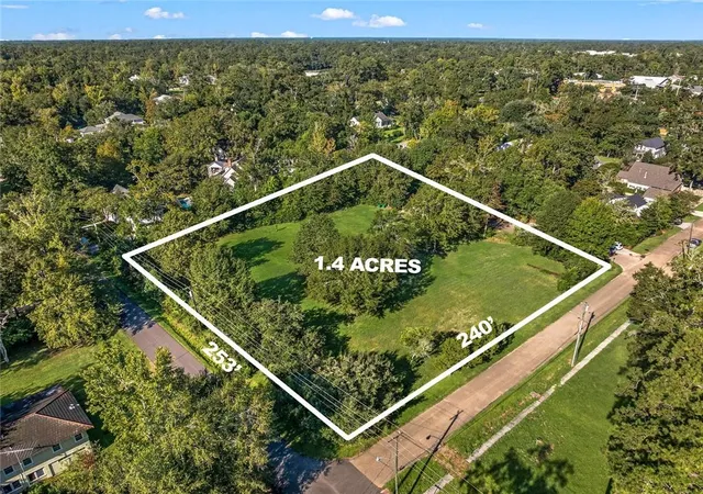 Land for sale at 813 S New Hampshire St, Covington, LA 70433 | MLS# 2578180