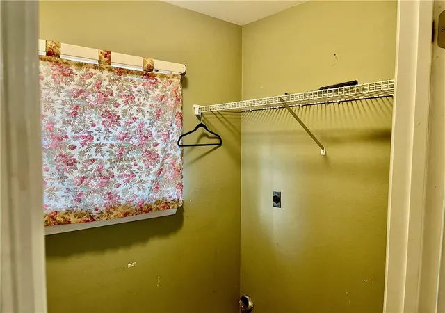 Photo 3 of Single family home for sale at 1625 Marseille Dr, La Place, LA 70068 | MLS# 2577966 | Listing updated on 2026-09-22