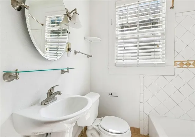 Listing Photo 5 - Condo for sale in building located at 2615 S Carrollton Ave, New Orleans, LA 70118 - Unit #D