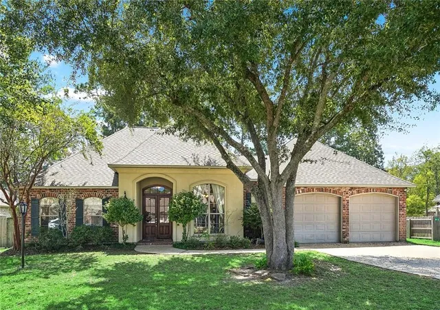 Single family home for sale at 3154 Grove Ct, Mandeville, LA 70448 | MLS# 2578329