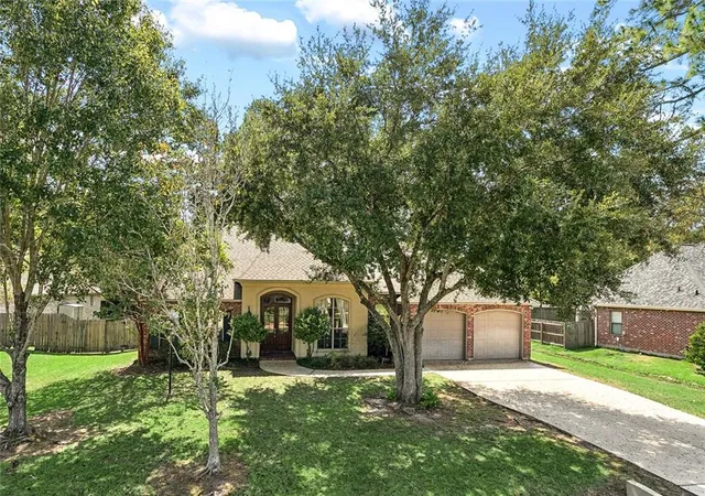 Photo 1 of Single family home for sale at 3154 Grove Ct, Mandeville, LA 70448 | MLS# 2578329 | Listing updated on 2026-09-22