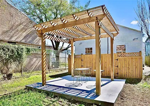 Photo 3 of Single family home for sale at 2125 Laurel St Sq, New Orleans, LA 70130 | MLS# 2577975 | Listing updated on 2026-09-22