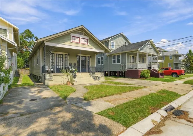 Multi family home for sale at 831 33 Hidalgo St, New Orleans, LA 70124 | MLS# 2578166