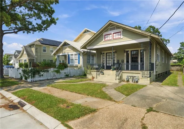 Photo 3 of Multi family home for sale at 831 33 Hidalgo St, New Orleans, LA 70124 | MLS# 2578166 | Listing updated on 2026-10-04